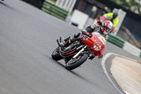 Vintage-motorcycle-club;eventdigitalimages;mallory-park;mallory-park-trackday-photographs;no-limits-trackdays;peter-wileman-photography;trackday-digital-images;trackday-photos;vmcc-festival-1000-bikes-photographs